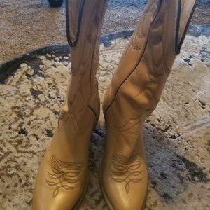 Tan Wranglet Cowboy Boots